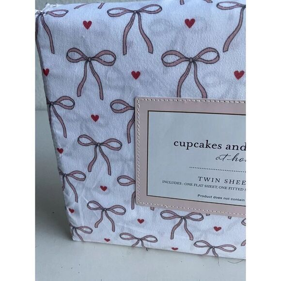 Cupcakes & Cashmere Pink Bows And Hearts TWIN SIZE Sheet Set Coquette NEW - Picture 3 of 11